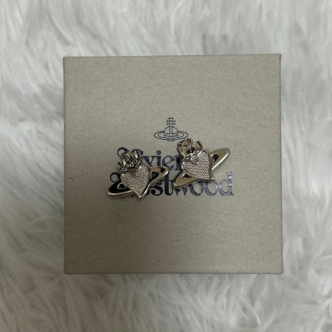 Vivienne Westwood ハート型ピアス