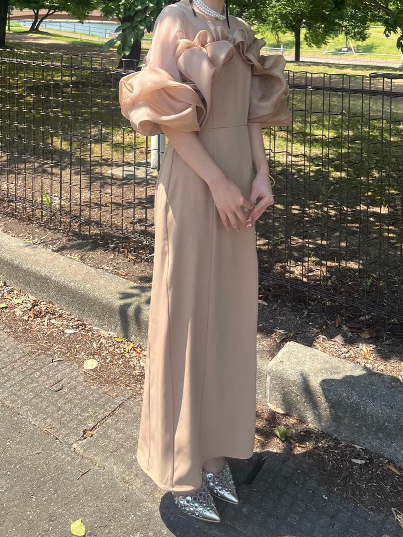 【実物着画あり】My shawty ドレス　お呼ばれ　結婚式　ベージュ