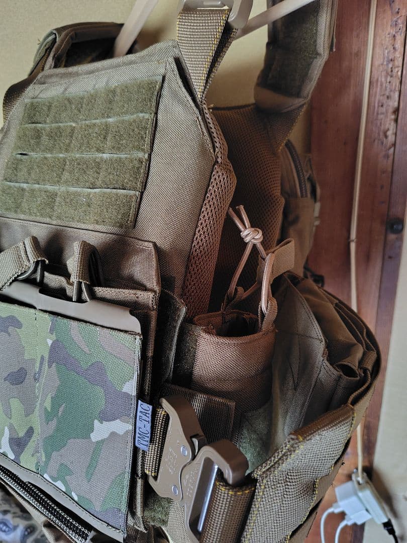 沖縄オードナンス製　プレートキャリア　Mサイズ　付属品付き