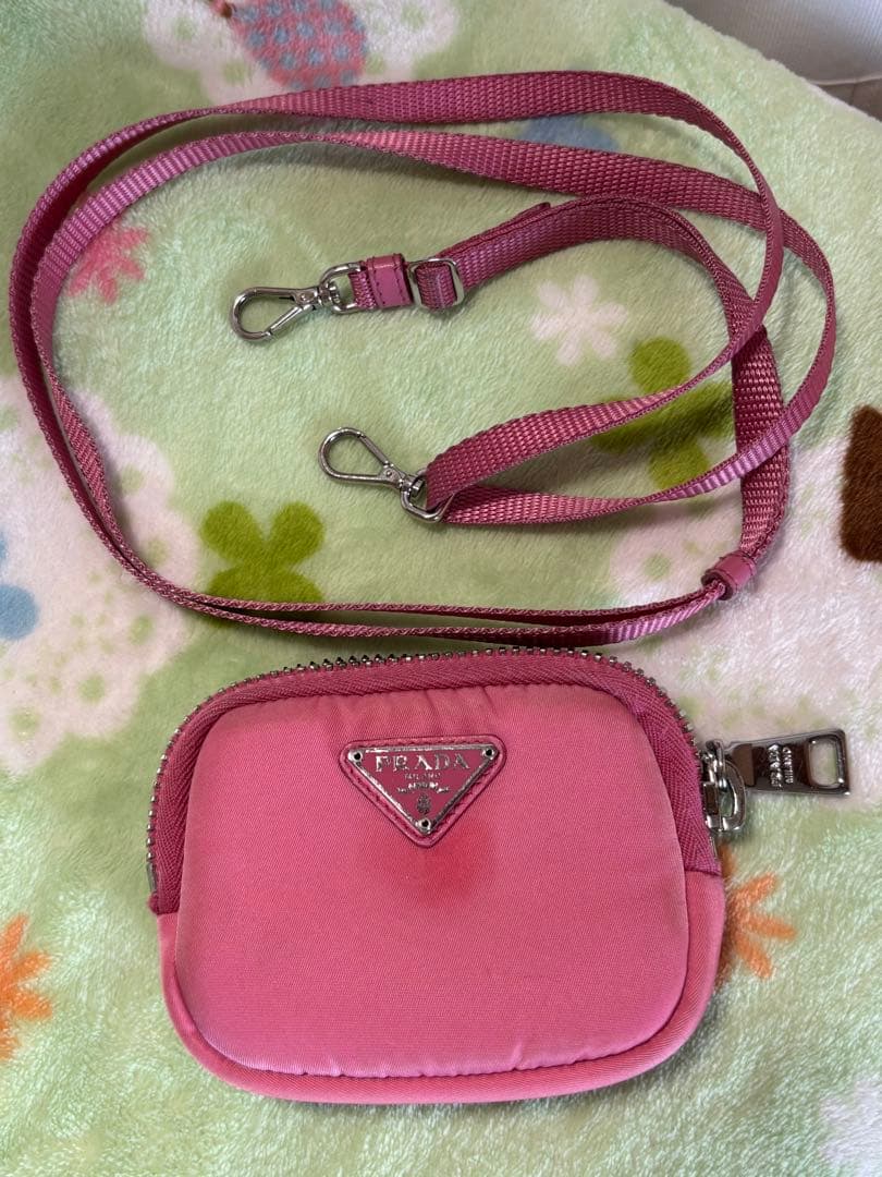 PRADA プラダ ポーチ 小物入れ ピンク ストラップ付き