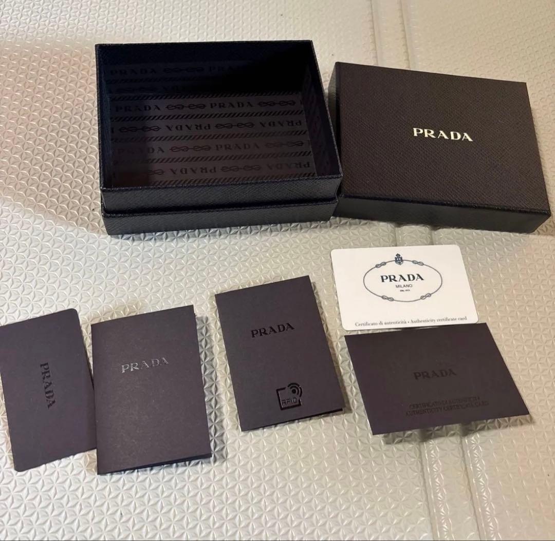 PRADA プラダ ポーチ 小物入れ ピンク ストラップ付き