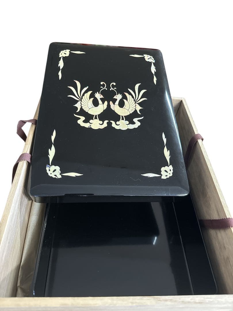 輪島塗　天平柄鳳凰図文様・螺鈿細工硯箱 共は箱