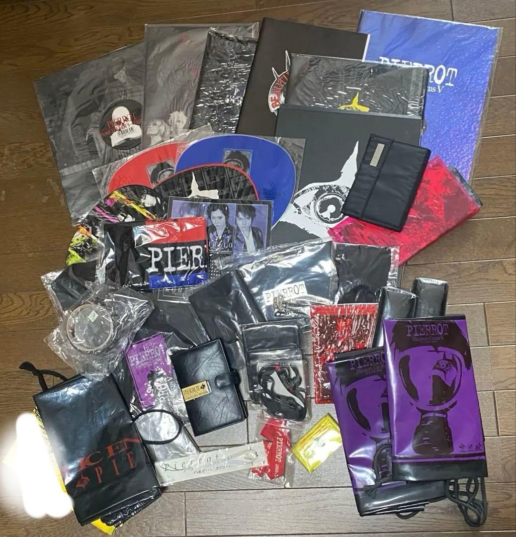 pierrot ツアーグッズなど　Tシャツ　パンフ　タオル　うちわ
