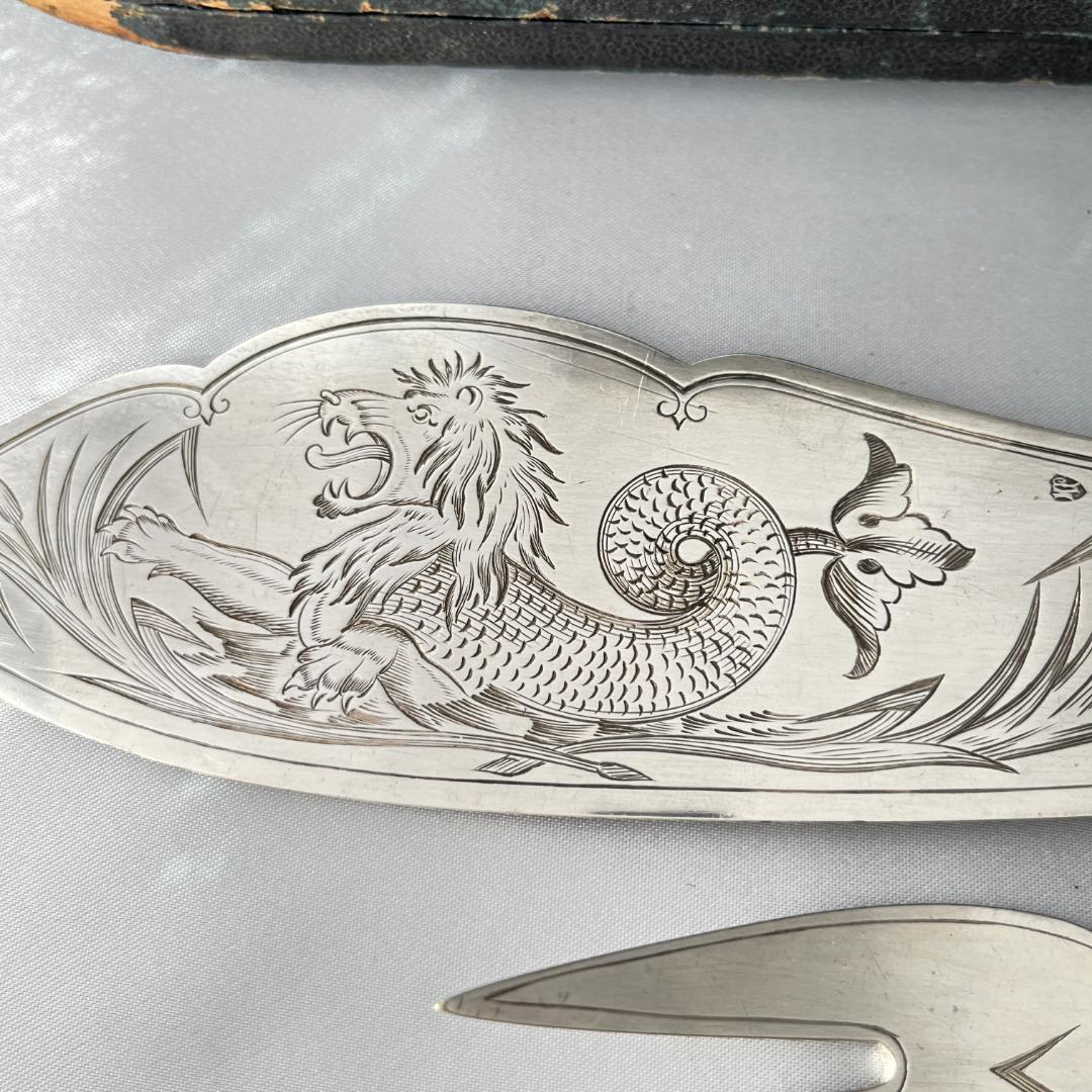 【英国】 ビクトリアンのサーバー ペア　 獅子のエングレイブ 豪奢！！！