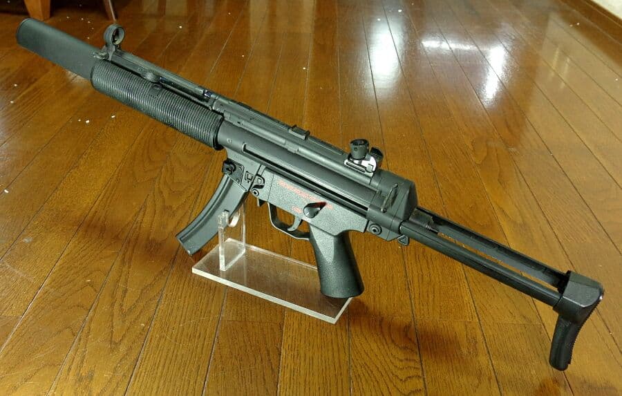 東京マルイ H&K MP5 SD6 200連射マガジン、純正バッテリー＆充電器付