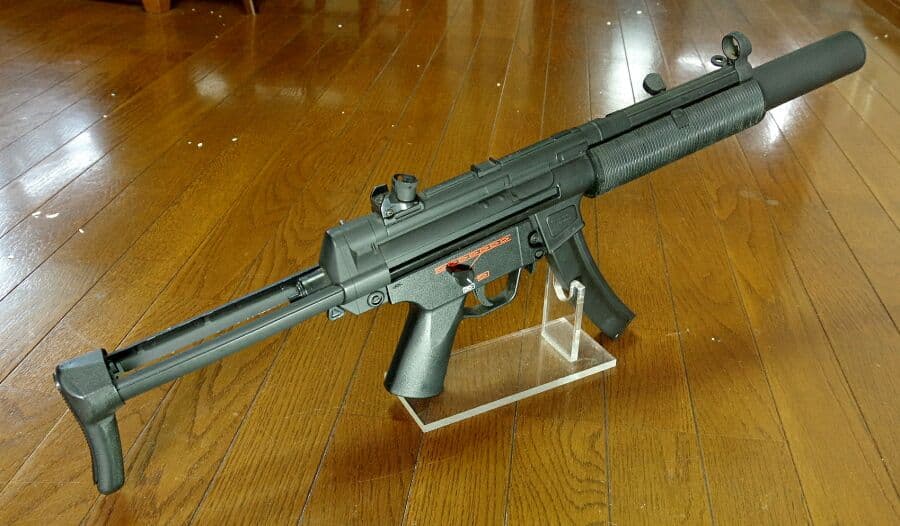 東京マルイ H&K MP5 SD6 200連射マガジン、純正バッテリー＆充電器付