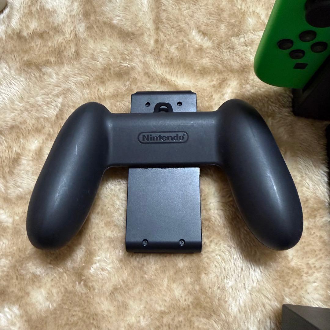 Nintendo Switch 本体 グリーンとピンクのジョイコン