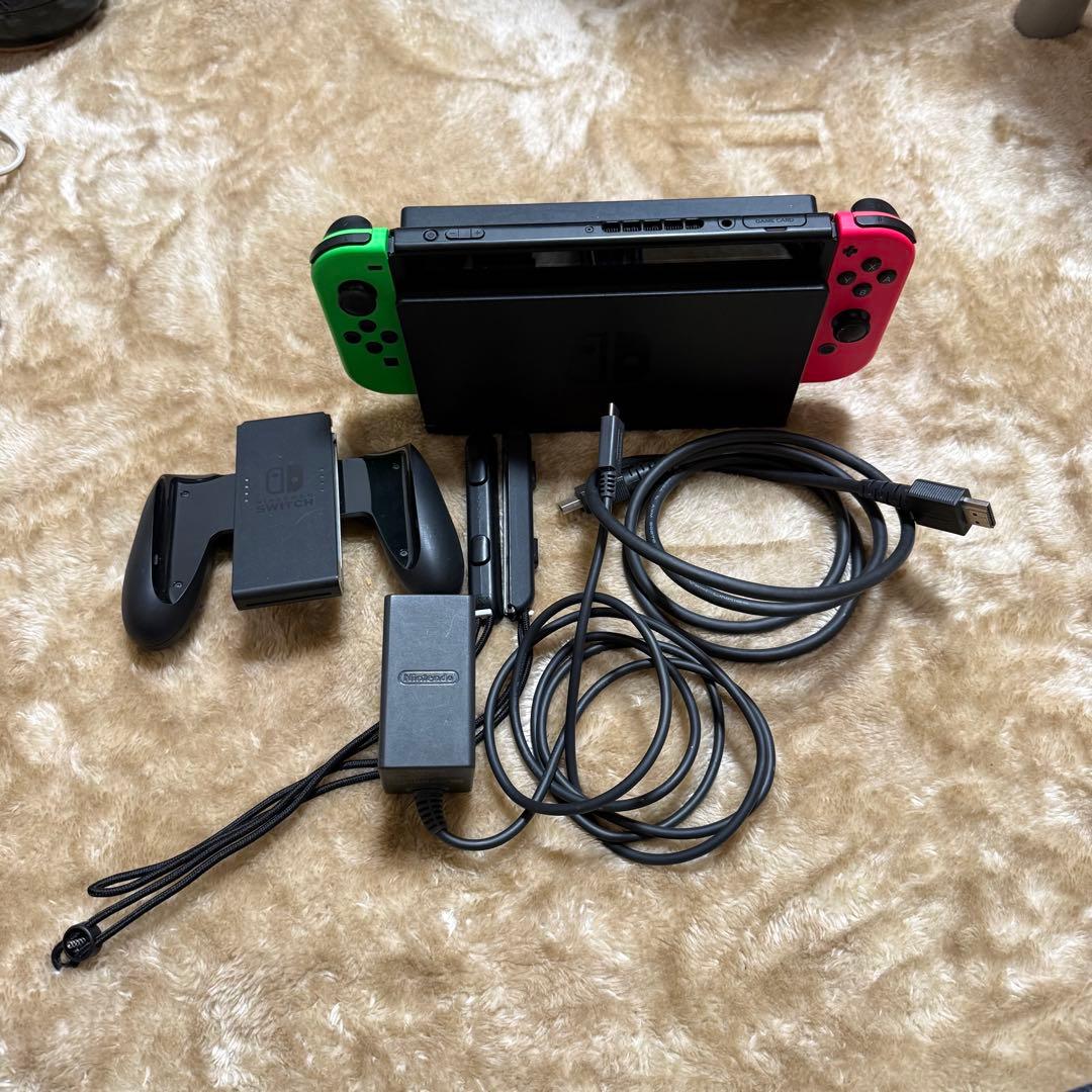 Nintendo Switch 本体 グリーンとピンクのジョイコン