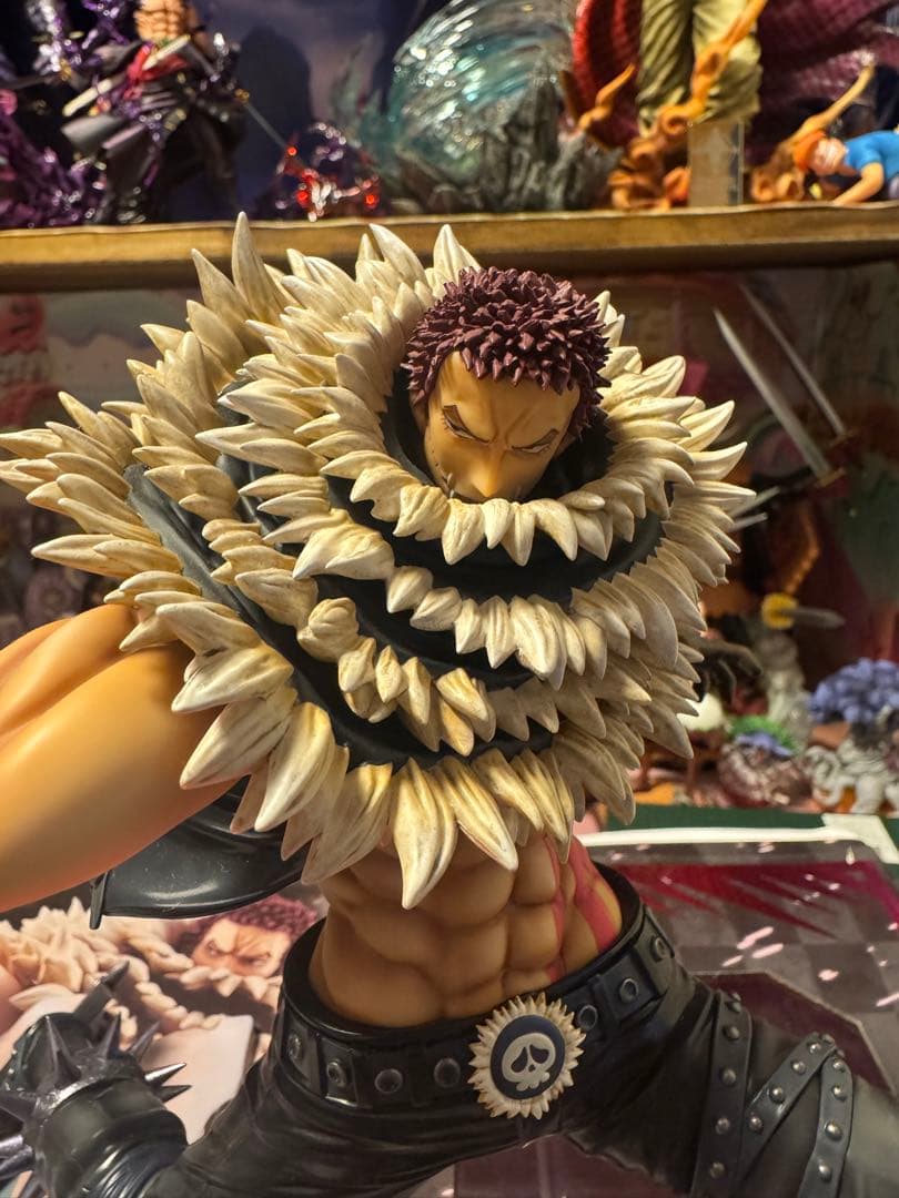 ワンピースPOP maximumカタクリと海外ジオラマ台座セットになります。