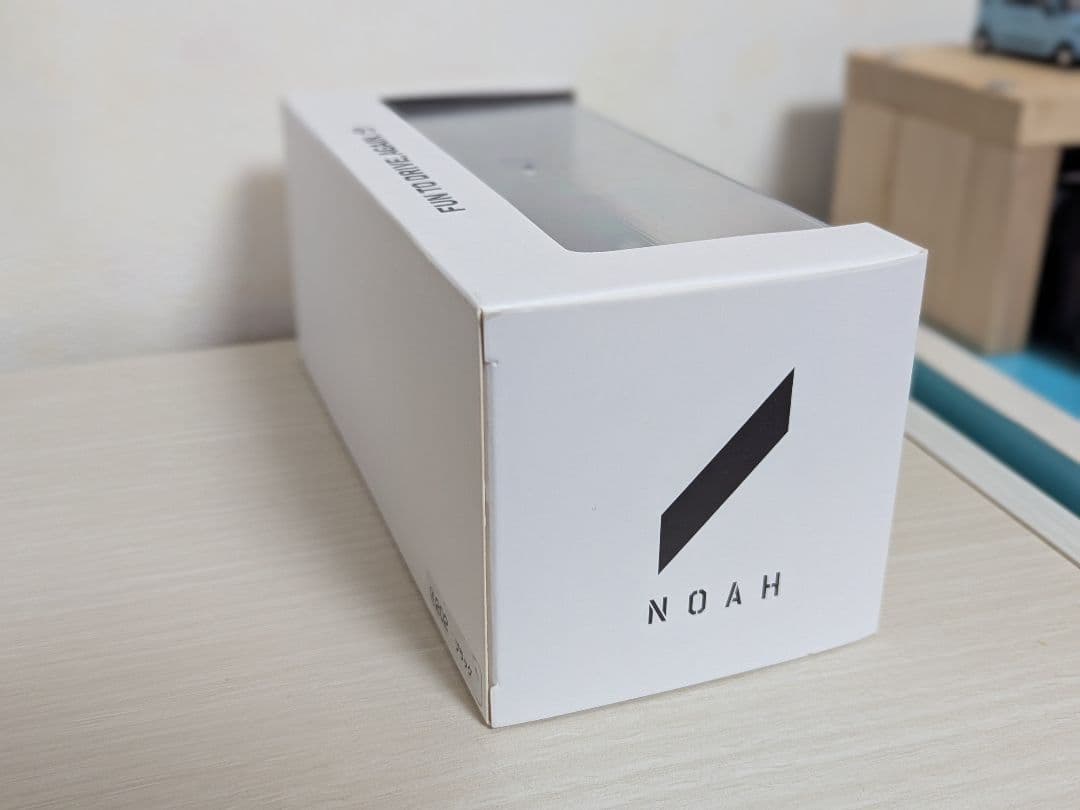 トヨタ ノア ミニカー 色見本 カラーサンプル