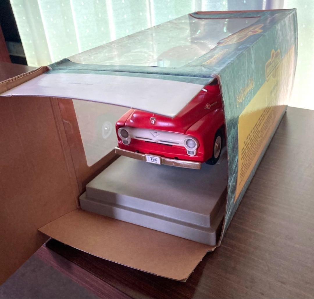 アーテル 1/18 スケール 1956 Ford F-100 赤