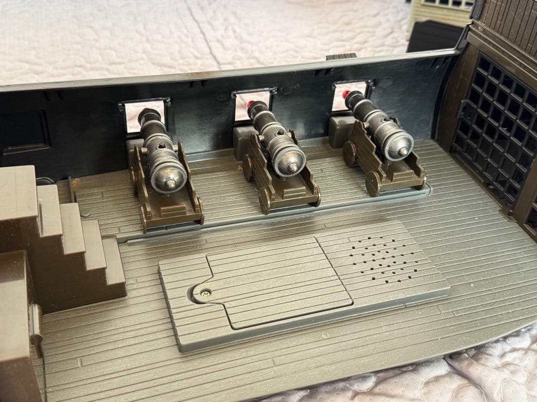 希少！ビックスケール　フィギア　ブラックパール号 パイレーツ・オブ・カリビアン