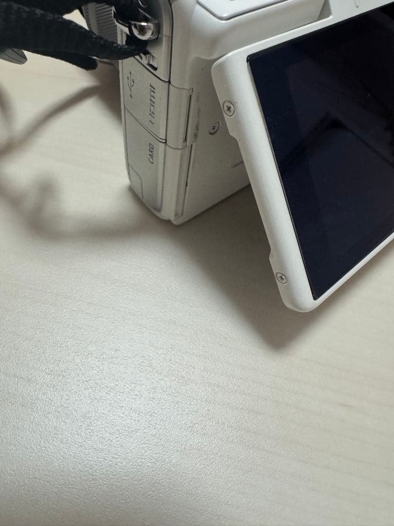 Canon キャノンEOS M100 レンズキット