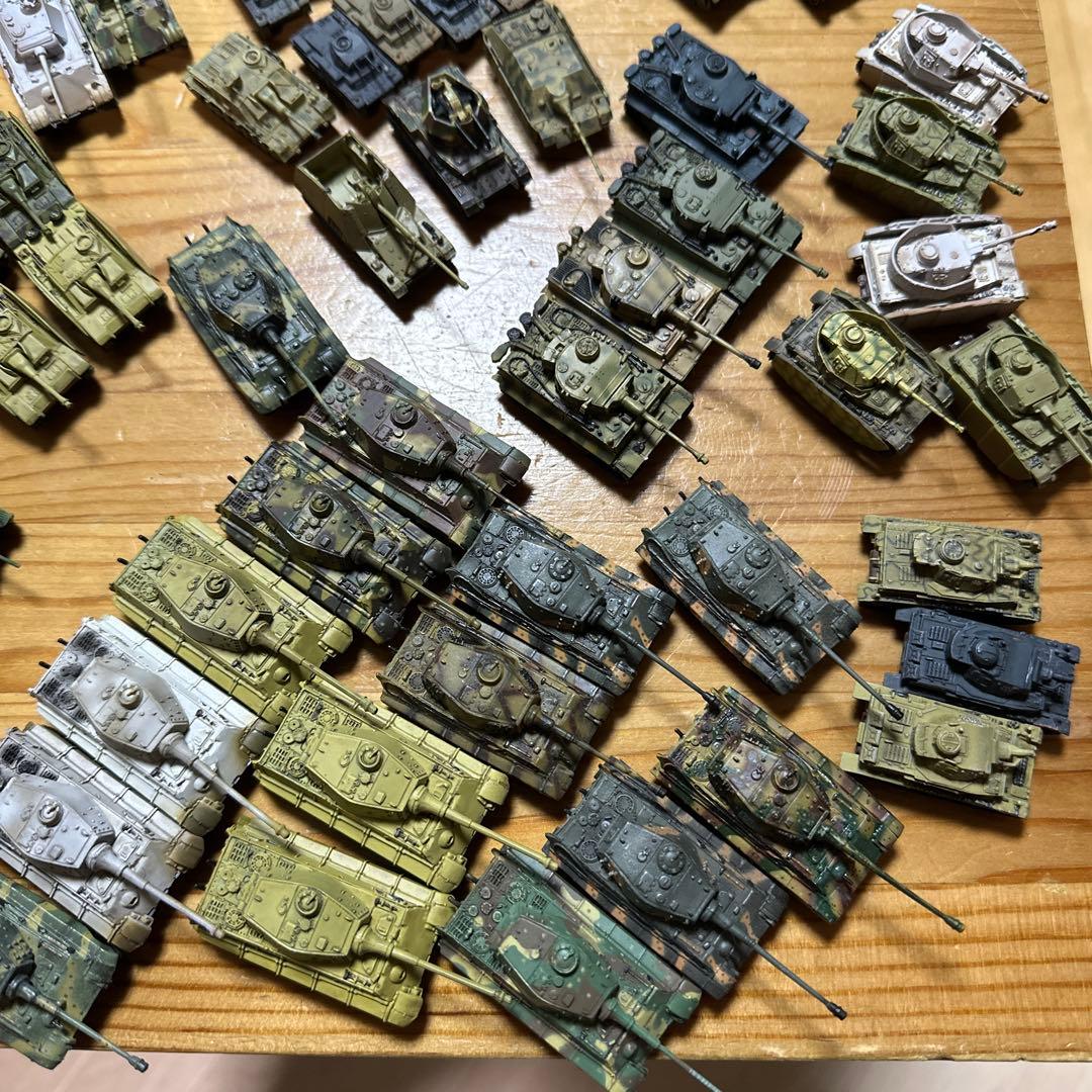 1/144 戦車　自走砲　突撃砲　フィギュア