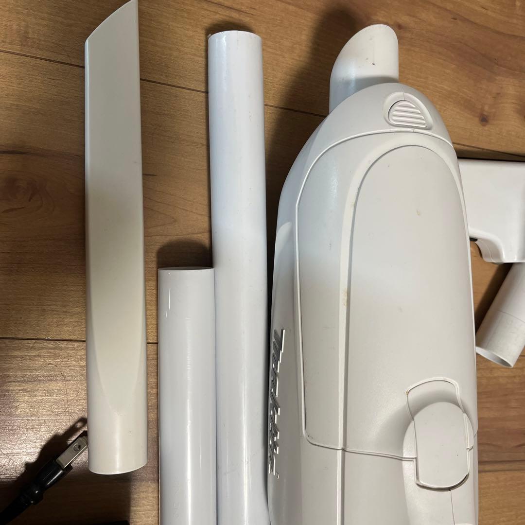 Makita cl182fd 紙パックタイプ　充電器付き 中古　動作確認済