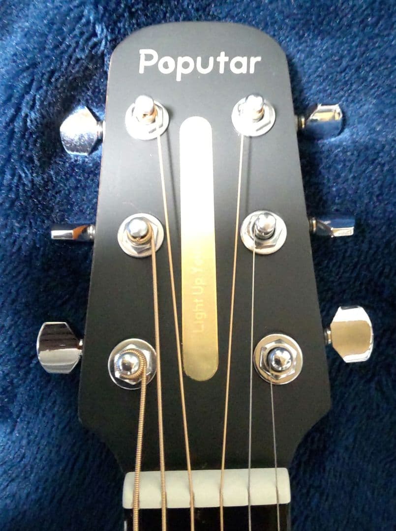 初心者用オーダーメイドギター 光でコード進行が表示されます