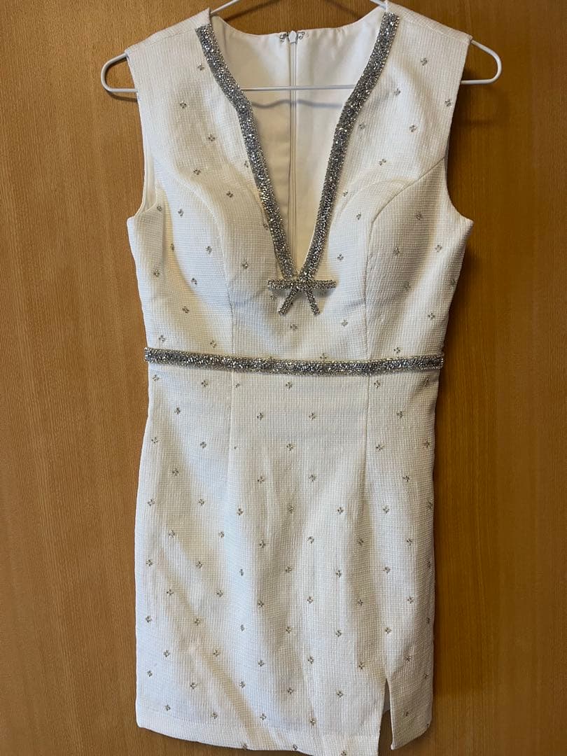 Jewels ビジューリボンサイドスリットタイトミニドレス