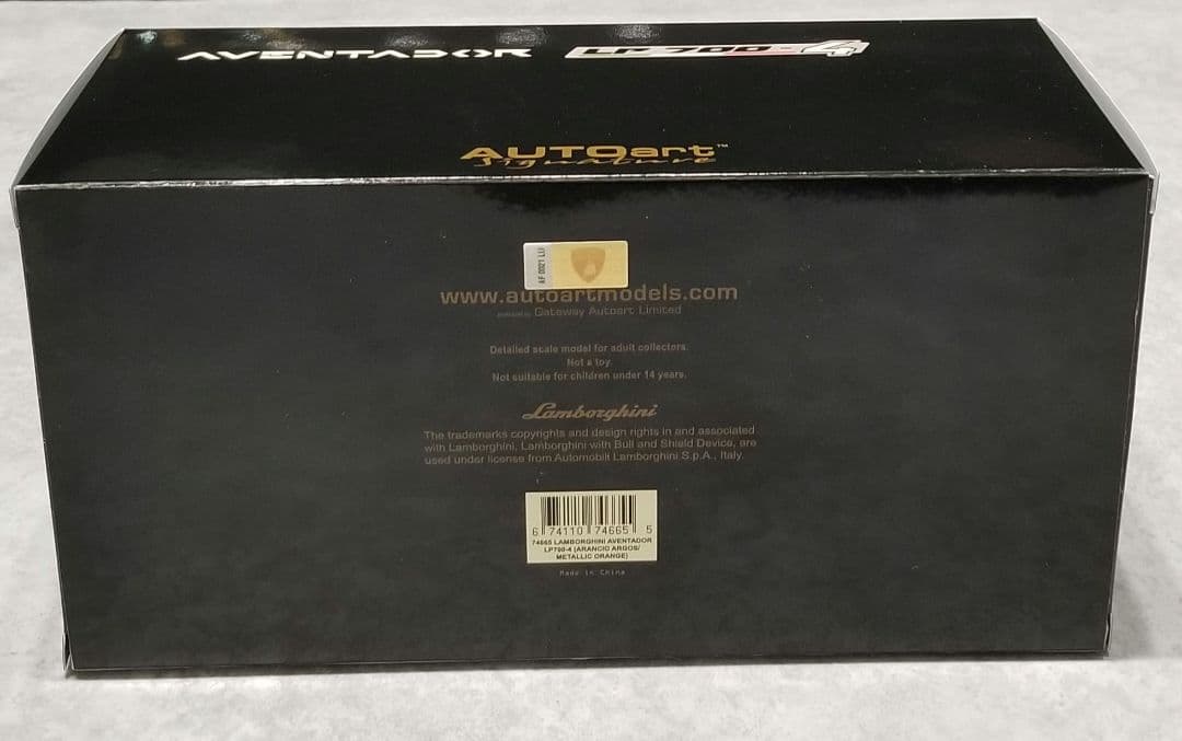 オートアート 1/18 ランボルギーニ アヴェンタドール　LP700-4