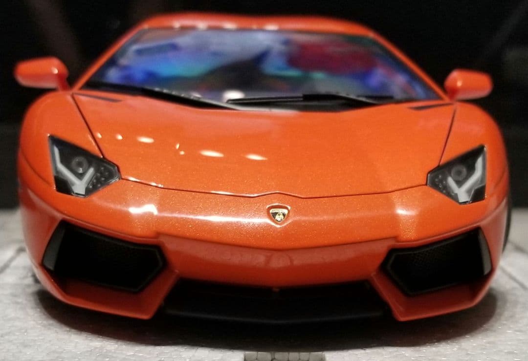 オートアート 1/18 ランボルギーニ アヴェンタドール　LP700-4