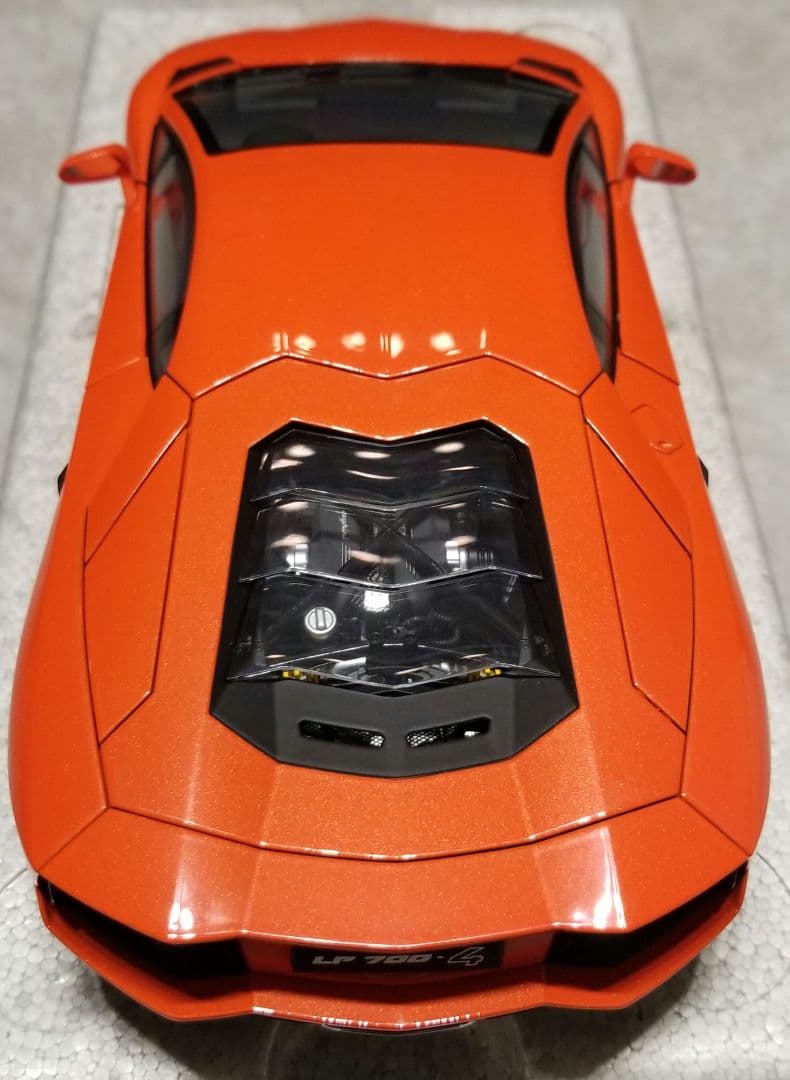 オートアート 1/18 ランボルギーニ アヴェンタドール　LP700-4