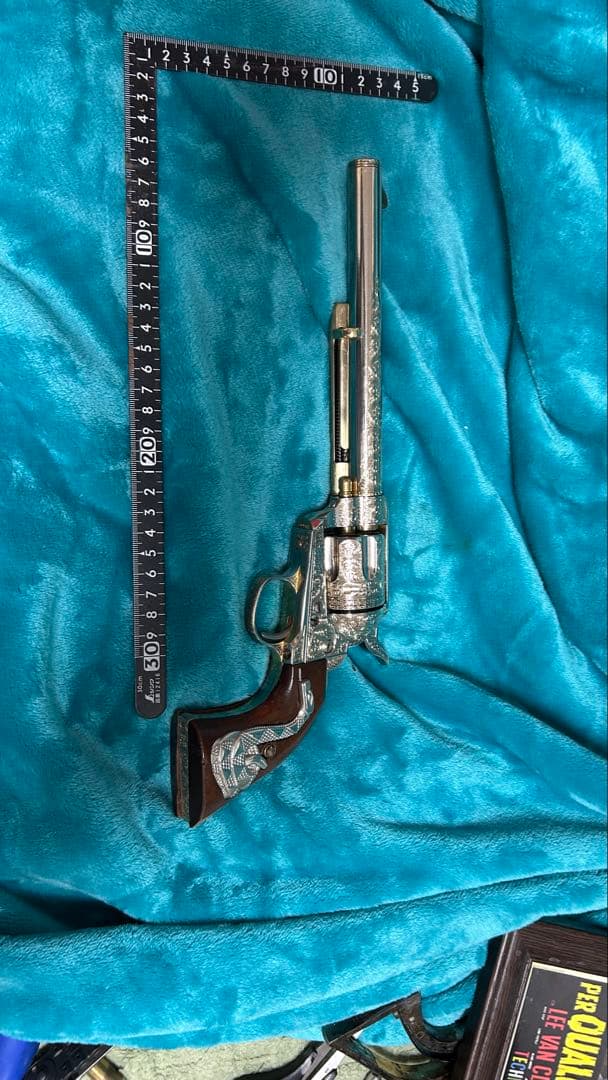 モ*ゾ様 エングレービング装飾リボルバー