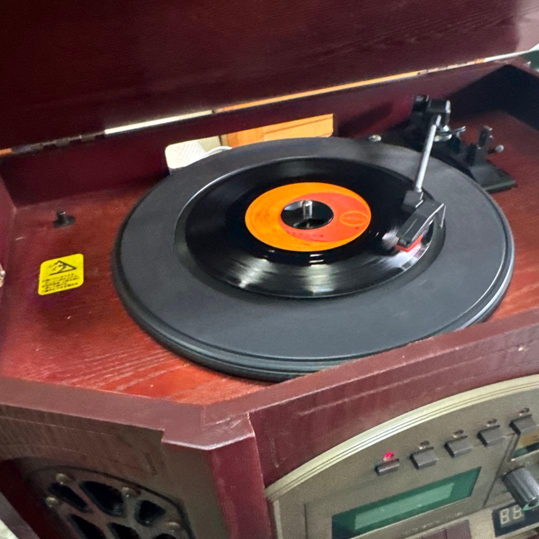 アンティーク調マルチプレイヤー（レコード・ＣＤ・テープ・FM/AMラジオ）