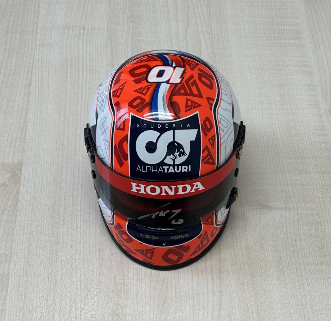 新品 1/2 ミニ ヘルメット 2020 アルファタウリ ガスリー サイン入り