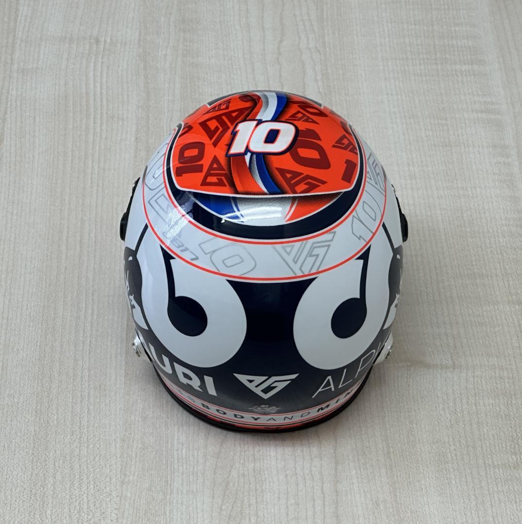 新品 1/2 ミニ ヘルメット 2020 アルファタウリ ガスリー サイン入り
