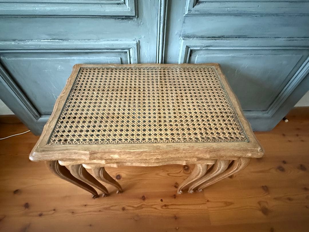 【値下げ】フランスアンティーク　ガラス天板のネストテーブル　猫脚