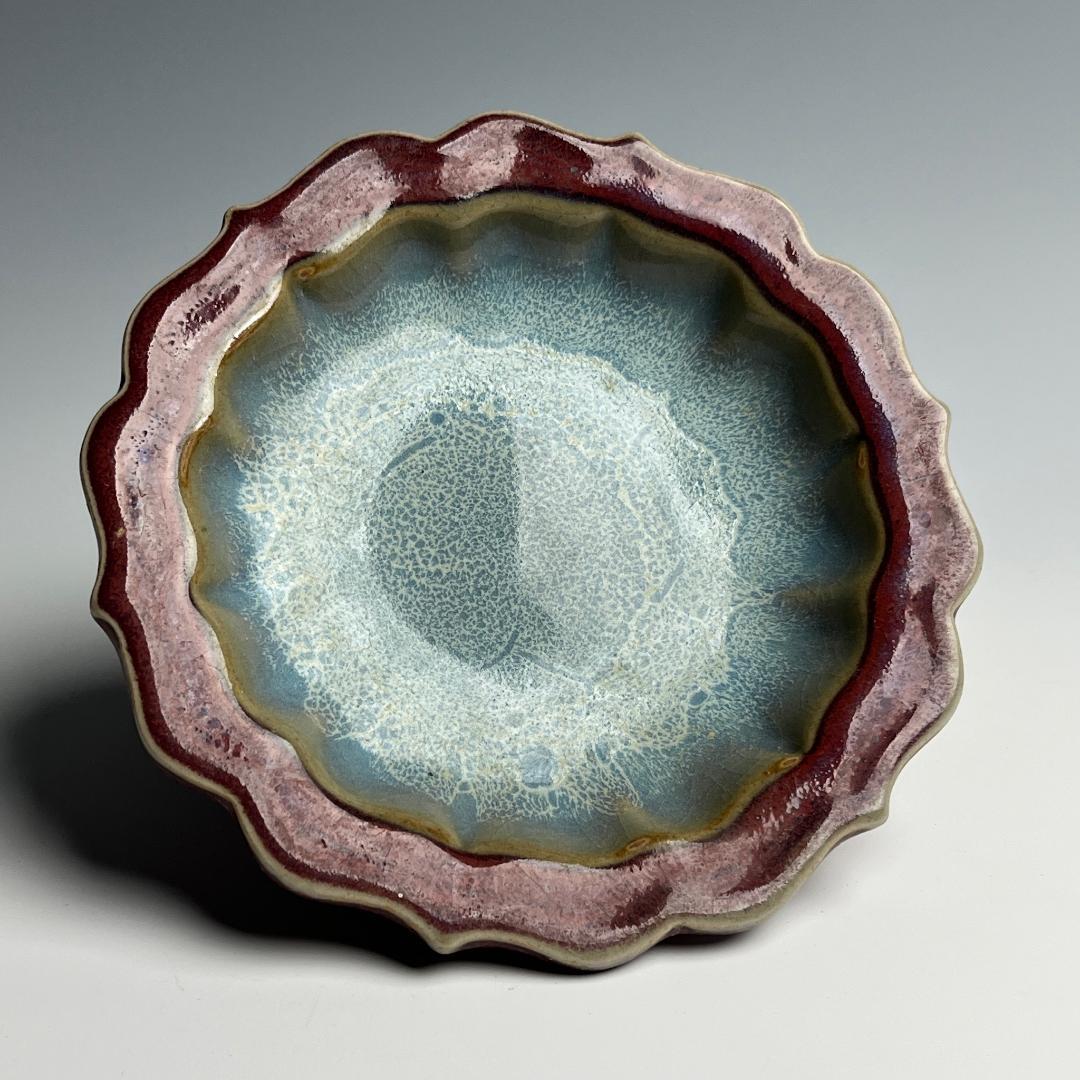 鈞窯 玫瑰紫釉陵花鼓釘三足洗 款 唐物 中国古玩 中国美術 A802as