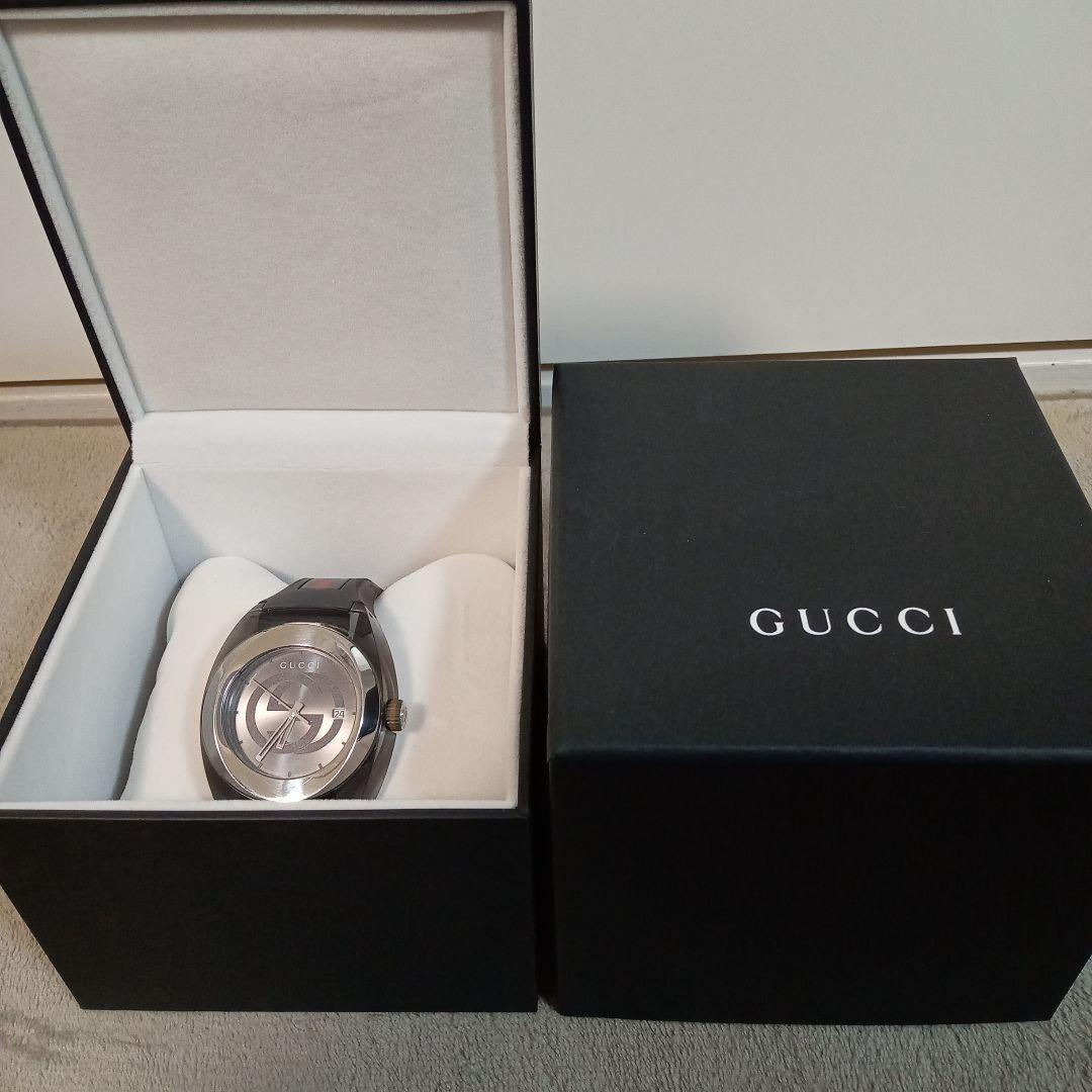 GUCCI ラバーベルトメンズ腕時計