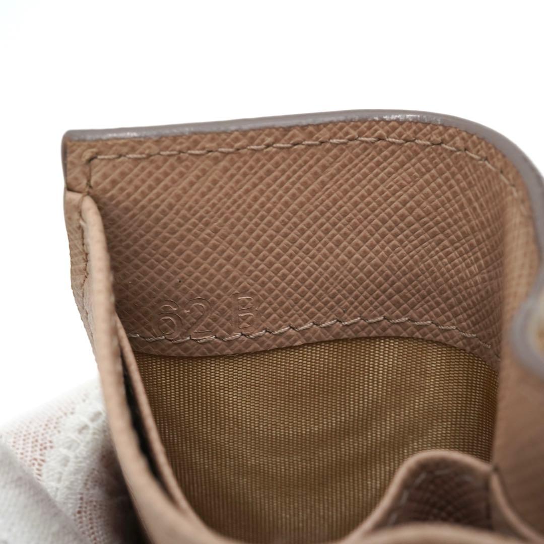 ✨未使用展示品✨　PRADA ミニ財布　サフィアーノレザー　三つ折り　レター型