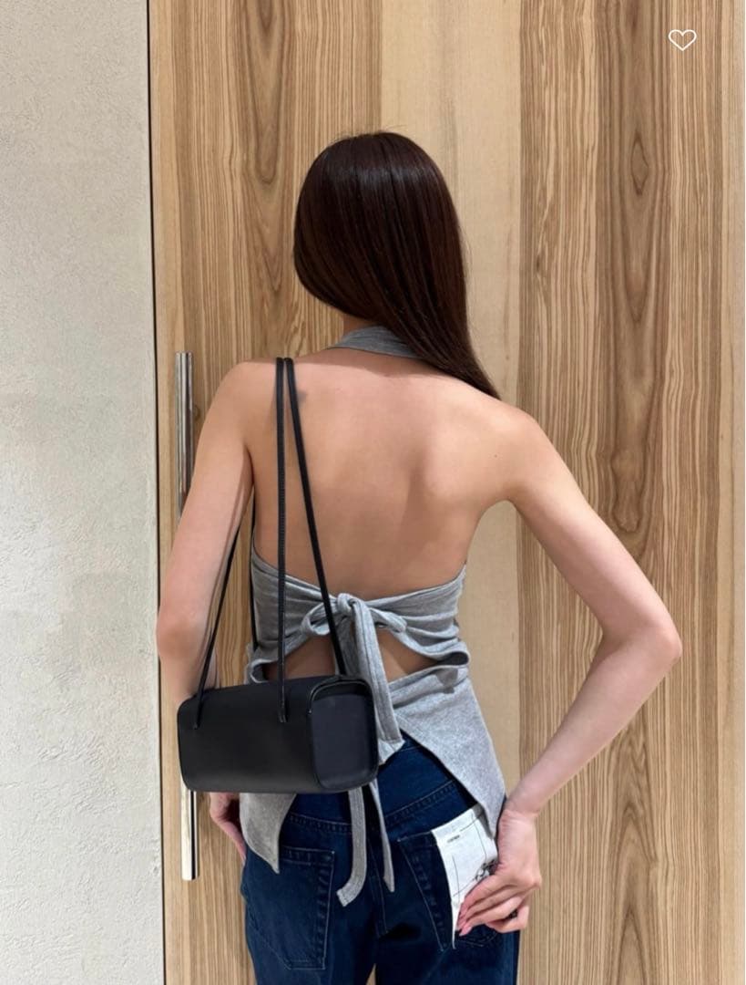 ATTISESSION インナーパット付き バックタイ ホルターネックトップス