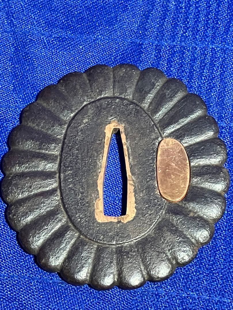 鍔　日本刀　鉄鍔　銅象嵌　菊