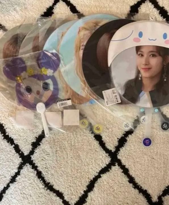 TWICE サナ 痛バ グッズセット　写真数枚あります