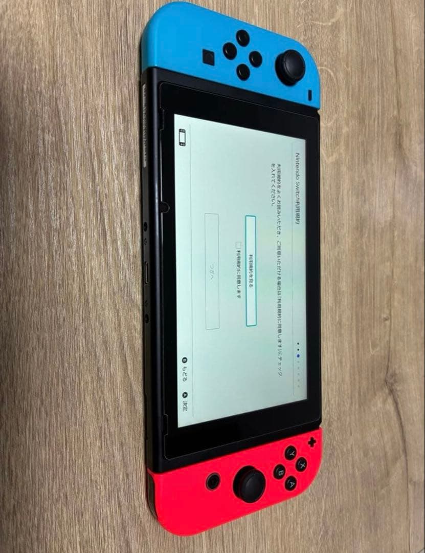 7*様 【フィルム貼付済・ケース付】Nintendo Switch 本体