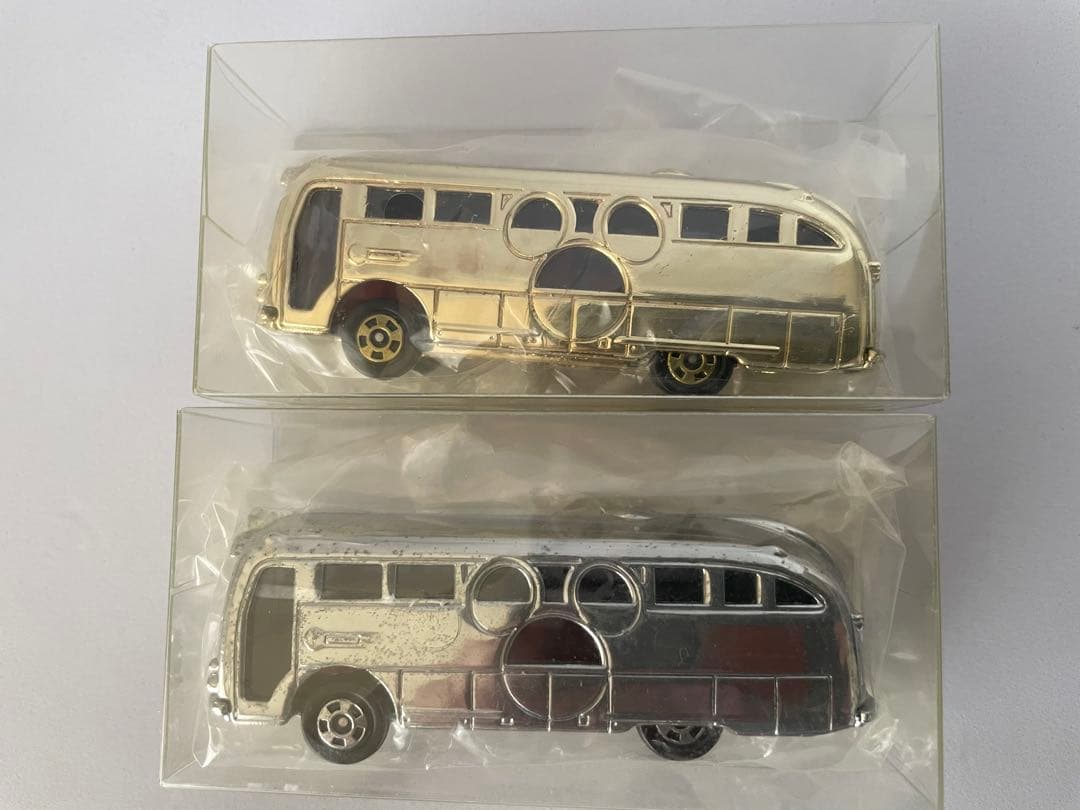 ディズニーリゾートクルーザー　ゴールドシルバー　2個セット