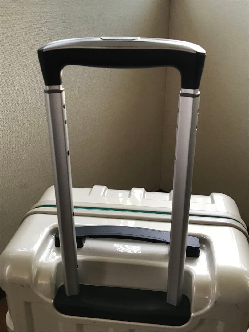 スーツケース 40L キャリーケース　パールホワイト　TSAロック搭載