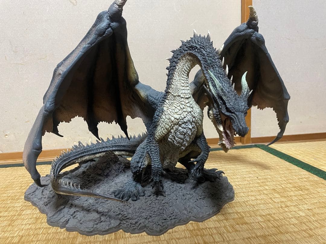 ミラボレアス　モンスターハンター　クリエイターズモデル　フィギュア　モンハン