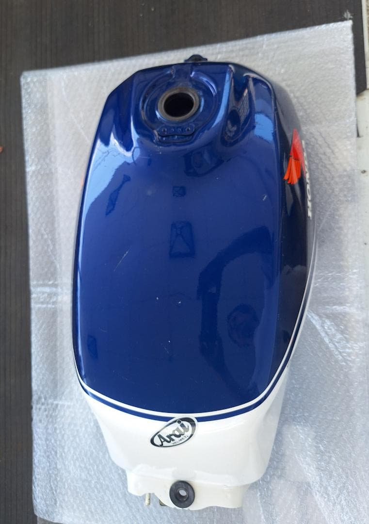 ホンダ VF750F タンク 青/白