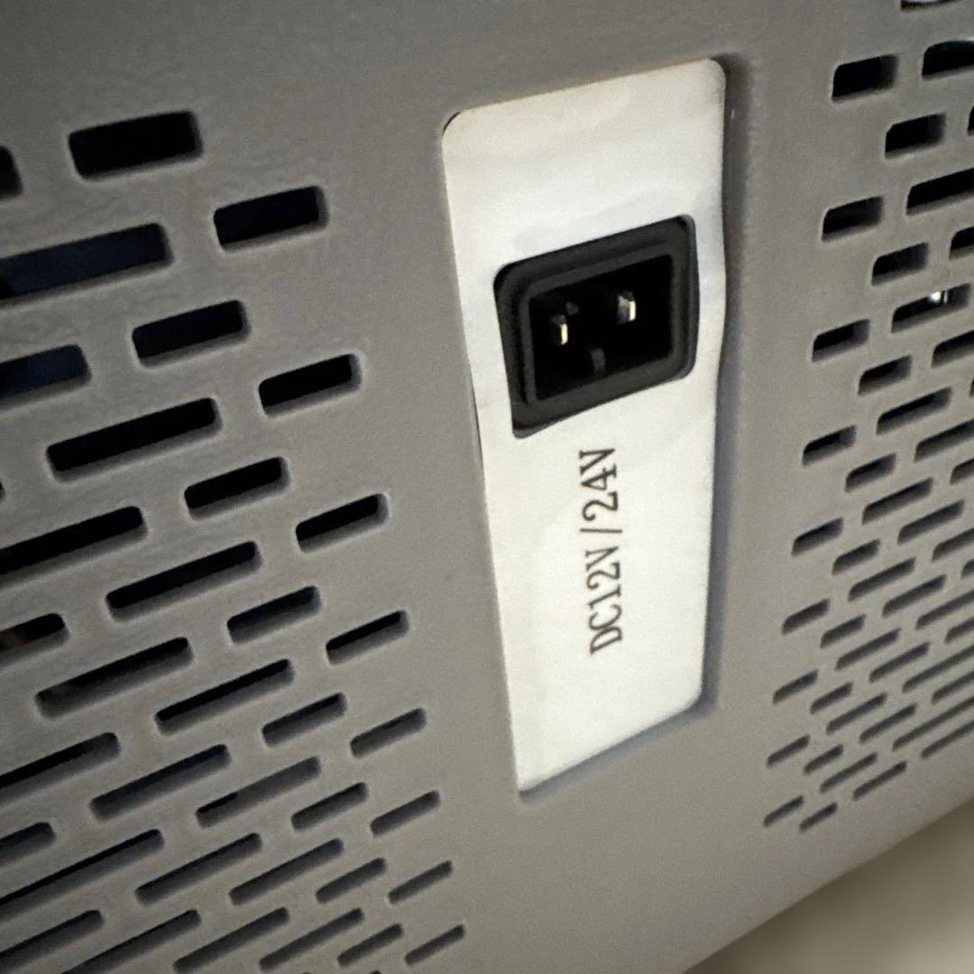 LIVZA ポータブル冷蔵庫 9L 車載対応 DC12V/24V