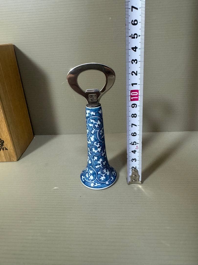 2184 源右衛門 染付唐草絵　栓抜き  未使用