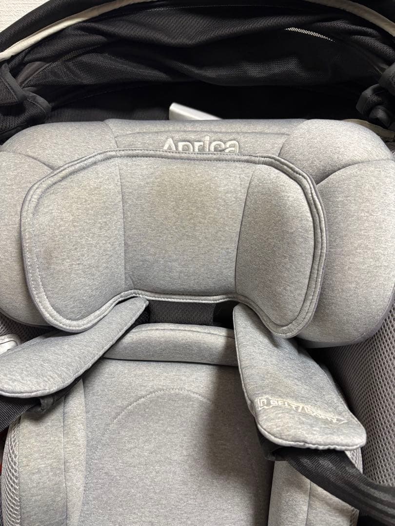 Aprica ISOFIX リクライニング チャイルドシート グレー