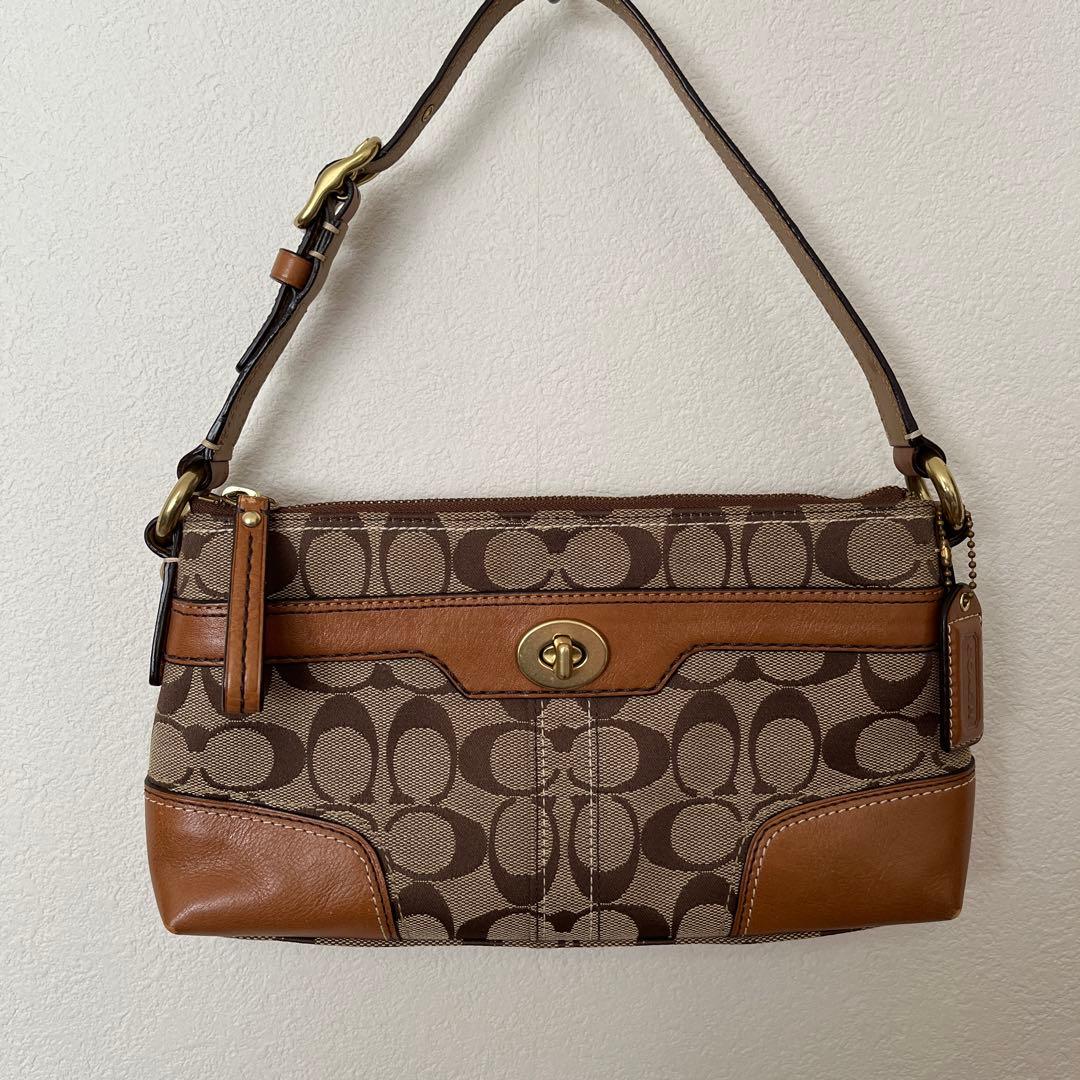 コーチ　ワンショルダーバッグ　ターンロック　シグネチャー　美品