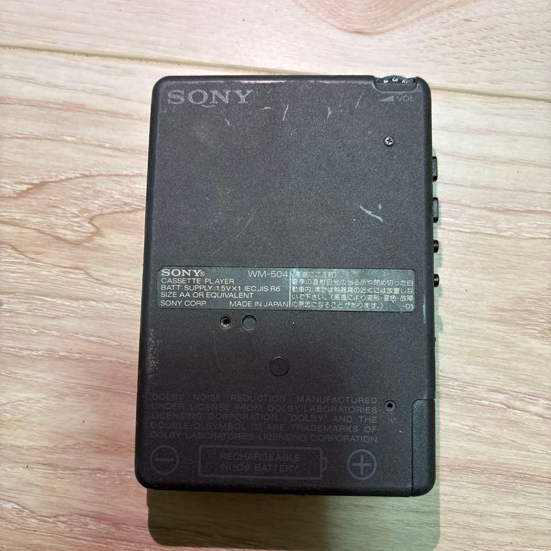 SONY WM-504 カセットプレーヤー 本体と付属品【ジャンク扱い】