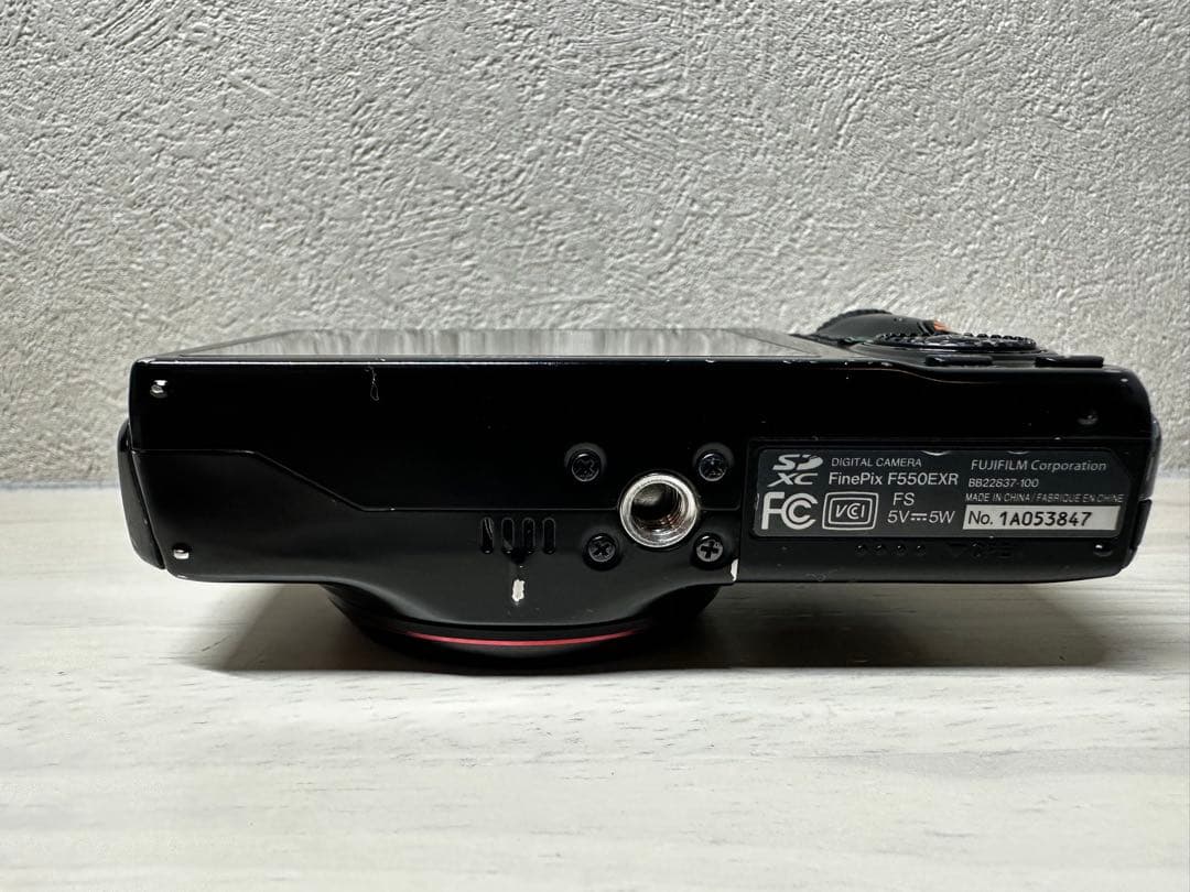【完動品】Fujifilm FinePix F550EXR ブラック　デジカメ