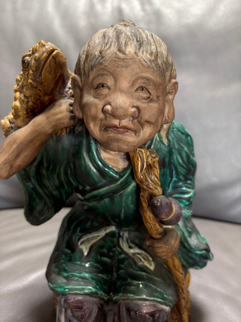 おばあさんとカエル　置物