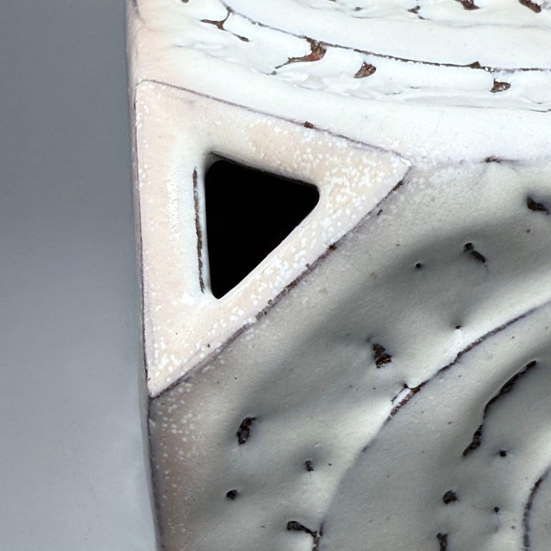 萩焼　陶芸作家　大谷雅彦　白萩　四方花入　共箱　栞　未使用品保管　三輪栄造　師事