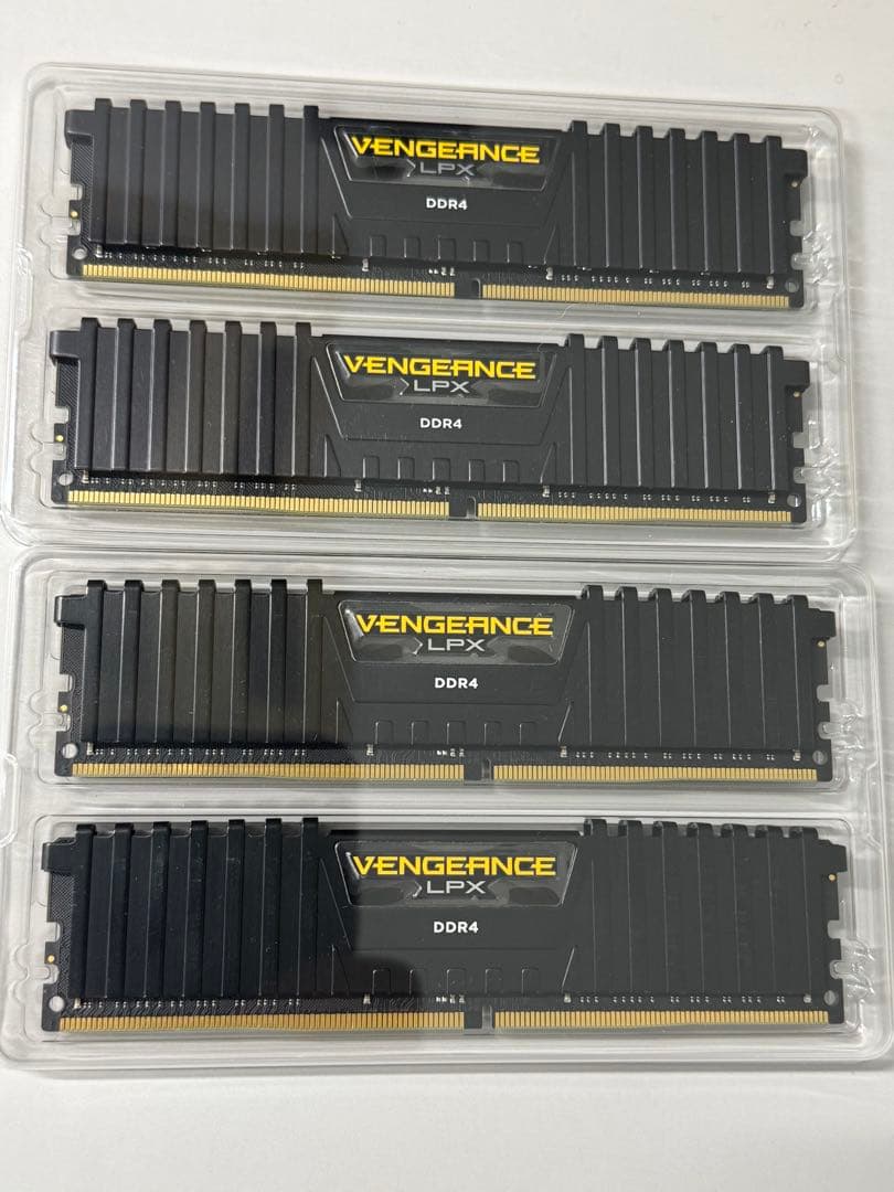 メモリー CORSAIR VENGEANCE DDR4 64GB(16GBx4)