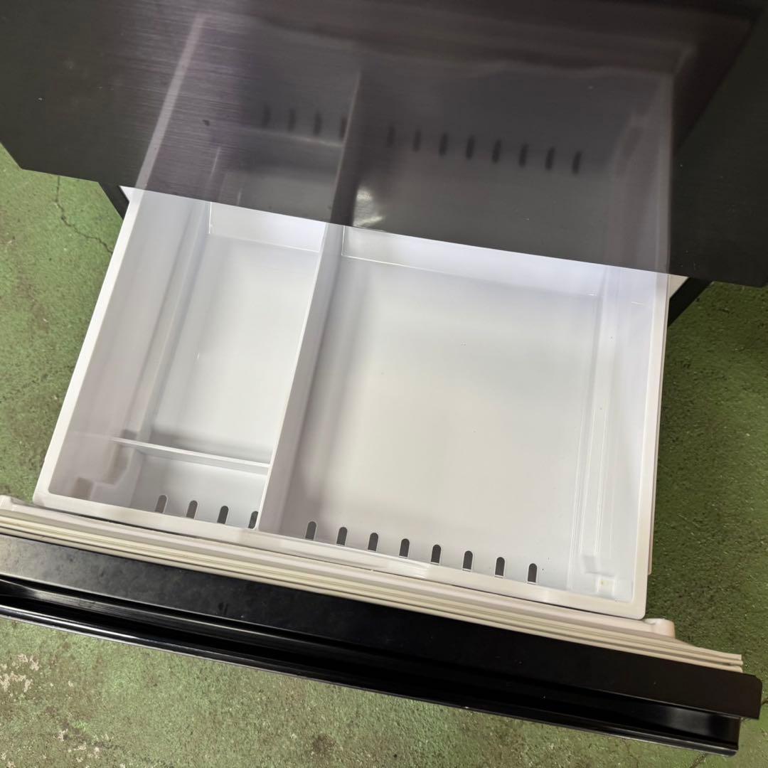 325 日立　大型冷蔵庫　300L強　自動製氷　家庭用　小型　右開き　黒色